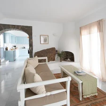 Mira Paros - Luxury