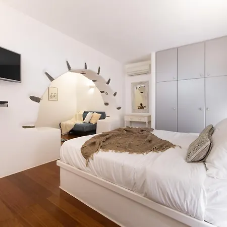 Villa Mira Paros - Luxury Parasporos