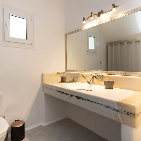 Mira Paros - Luxury Parasporos
